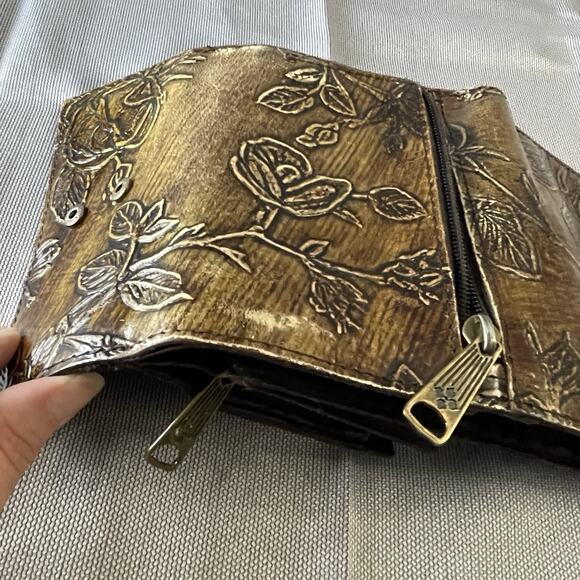Patricia Nash Cametti Tooled Trifold Wallet Brown Leaf Print Gold Trim Card Slot - Picture 8 of 9